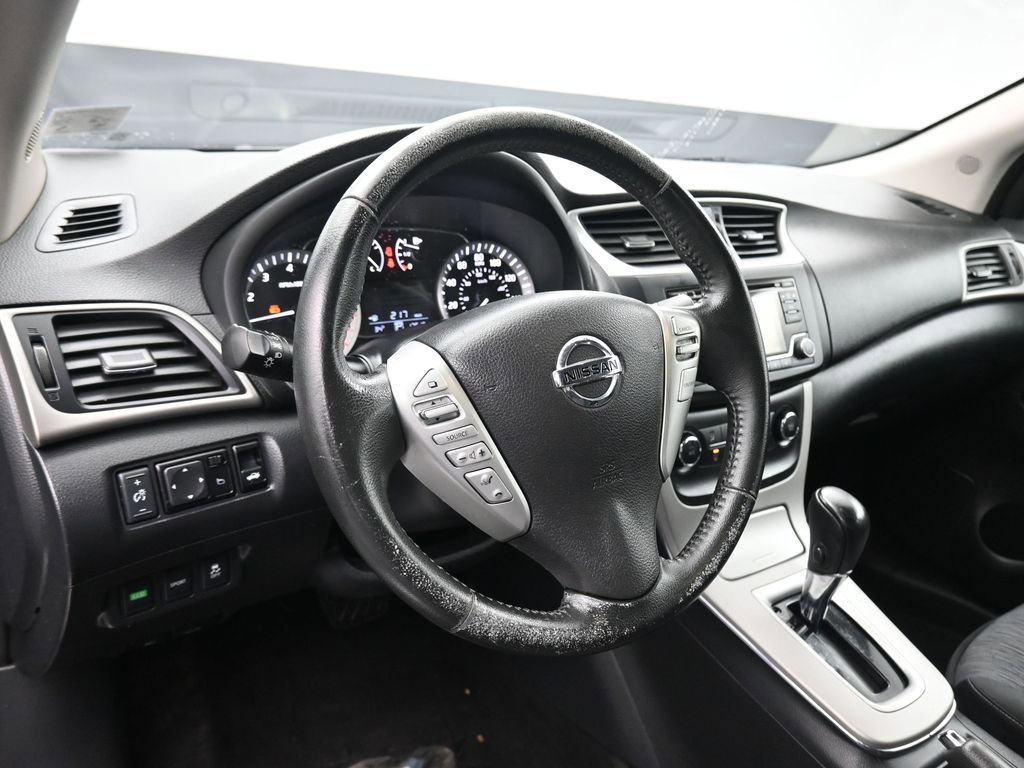 Used 2015 Nissan Sentra SV FWD image 13