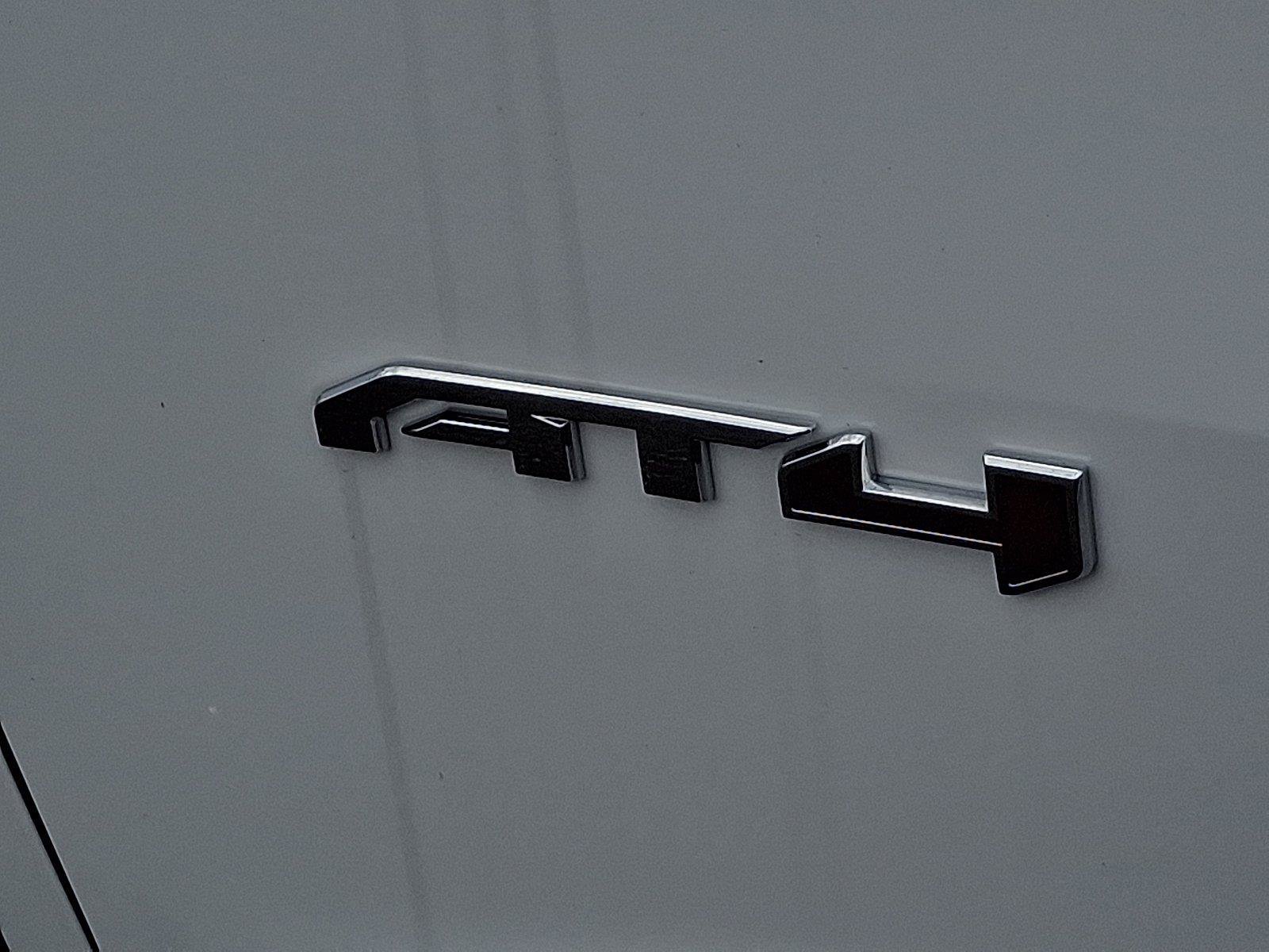 New 2026 GMC Acadia AT4 w/ Luxury Package AWD/4WD image 11