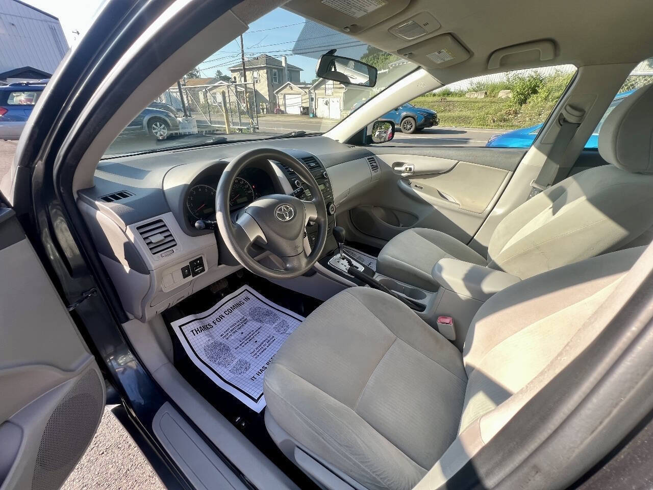 Used 2010 Toyota Corolla LE FWD image 9