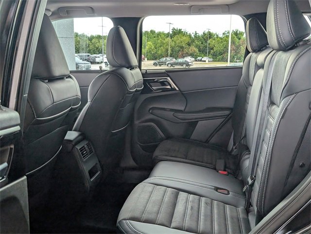 New 2025 Mitsubishi Outlander SE image 26
