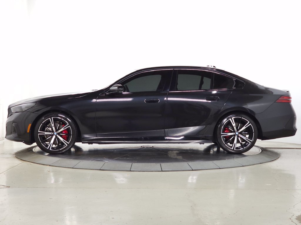 Used 2024 BMW 530i xDrive w/ Executive Package AWD/4WD image 4