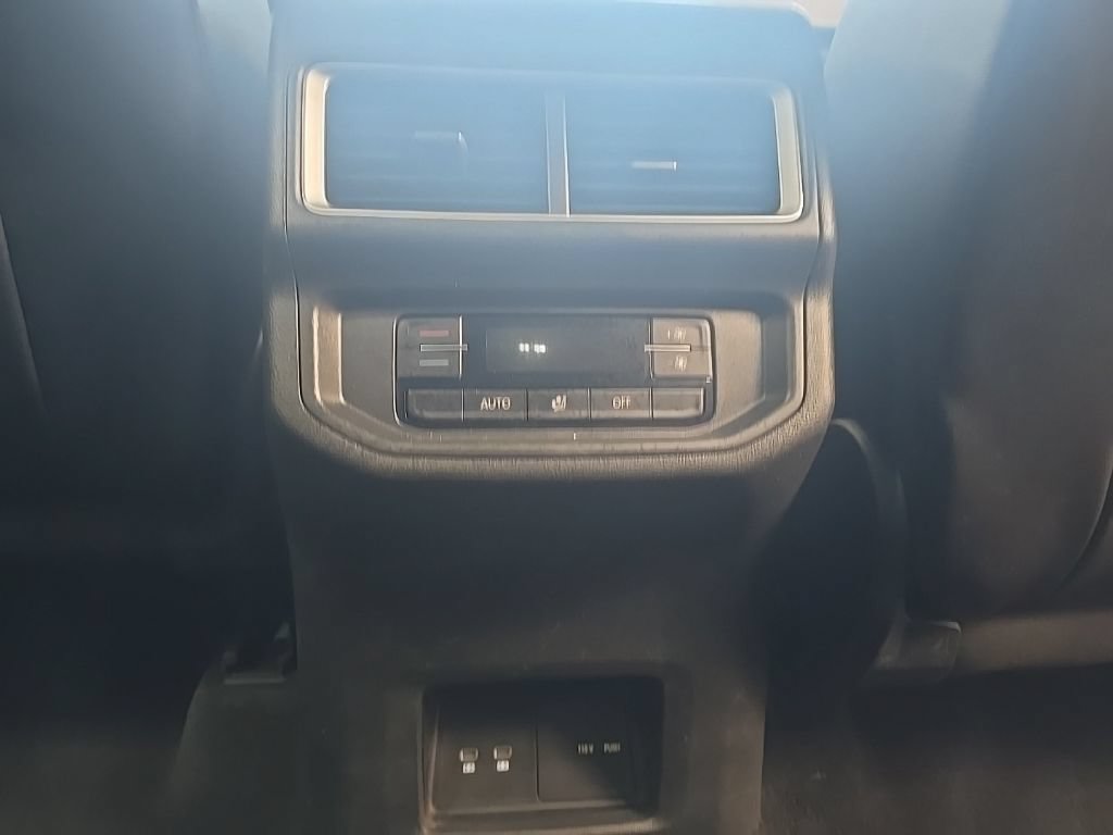 Used 2024 Volkswagen Atlas SE AWD/4WD image 37