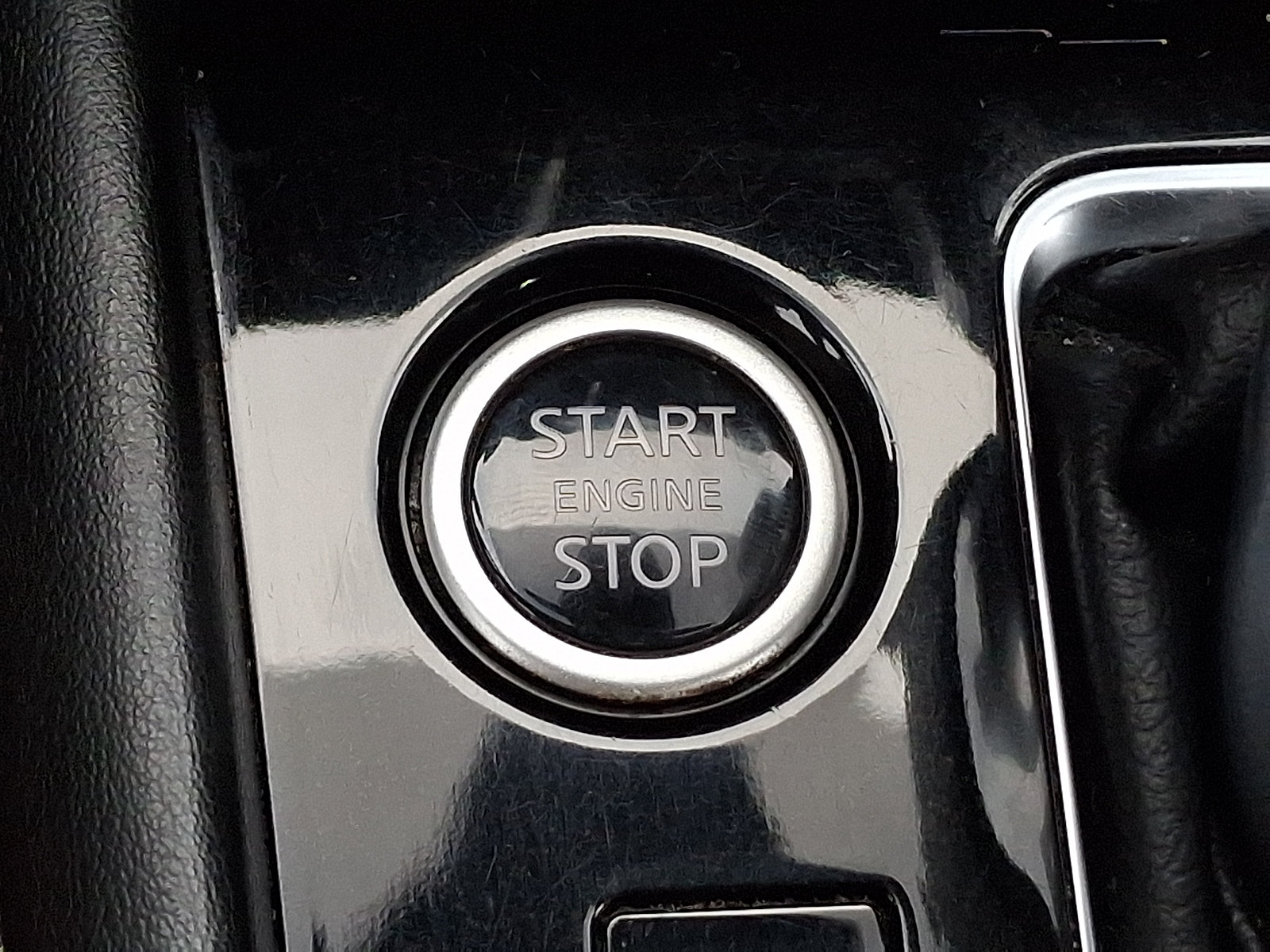 Used 2024 Nissan Kicks SV FWD image 24