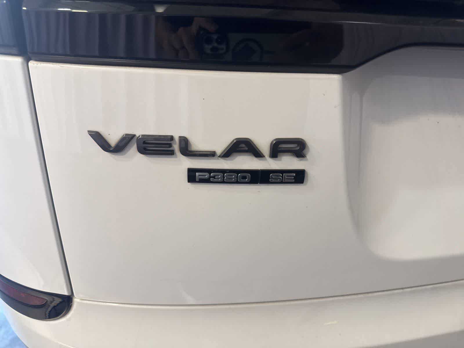 Used 2018 Land Rover Range Rover Velar R-Dynamic SE AWD/4WD image 11