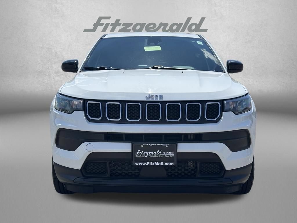 Used 2023 Jeep Compass Sport AWD/4WD image 3