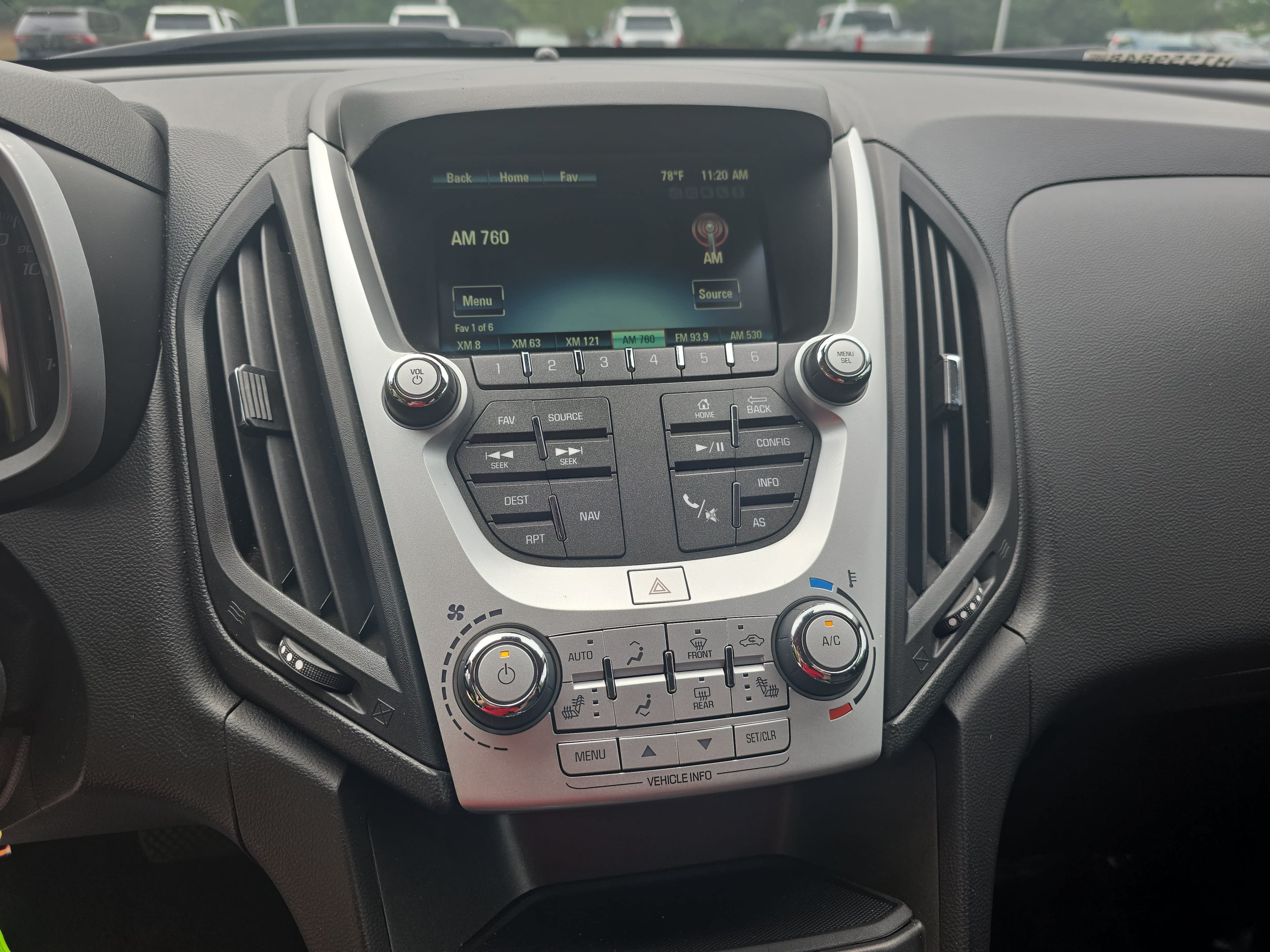 Used 2017 Chevrolet Equinox Premier w/ Enhanced Convenience Package FWD image 20