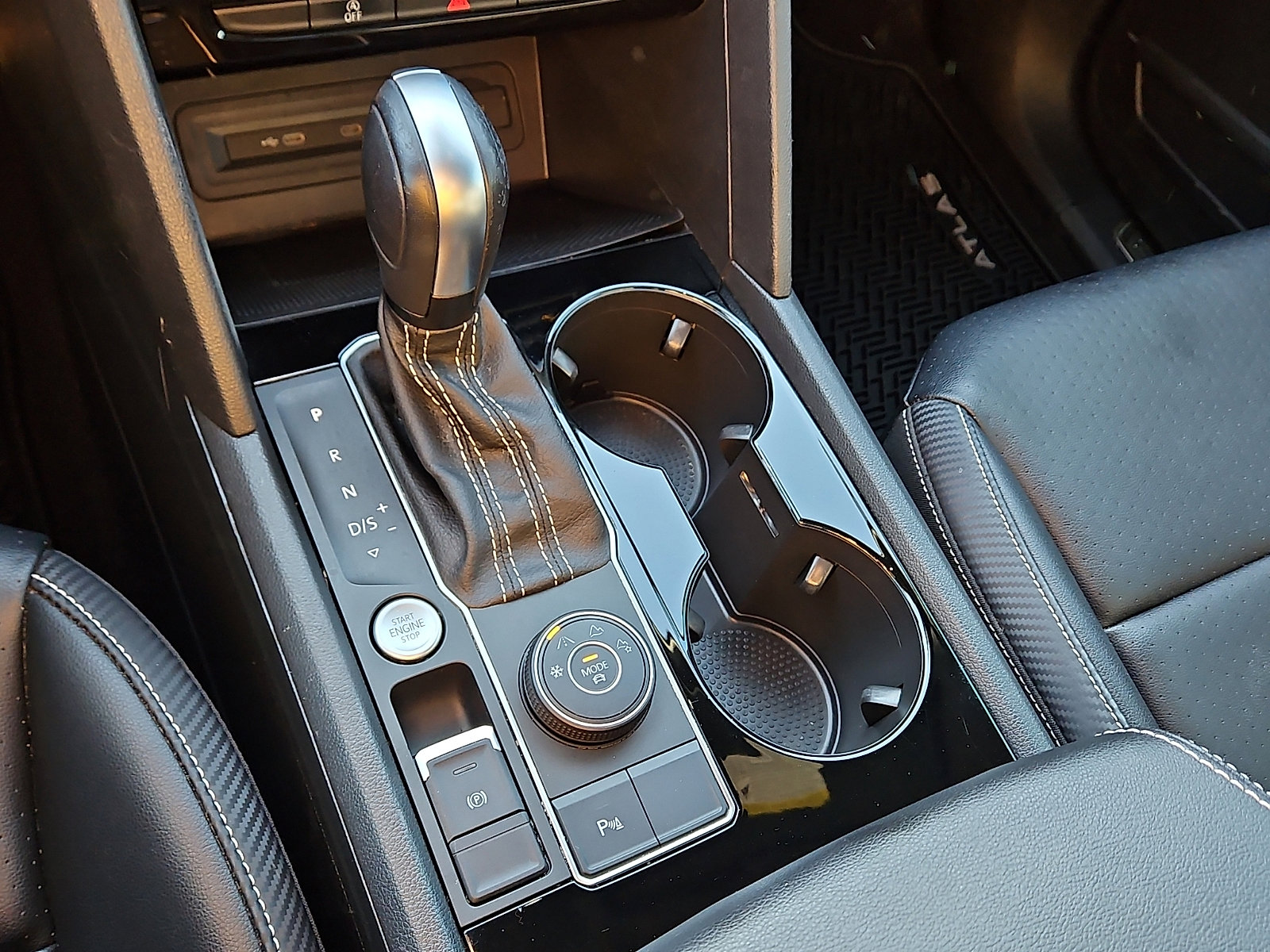 Certified 2022 Volkswagen Atlas Cross Sport SEL R-Line w/ Cross Sport MDO Package image 14