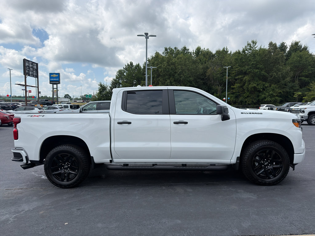 New 2026 Chevrolet Silverado 1500 Custom w/ Turbomax Blackout Package AWD/4WD image 4