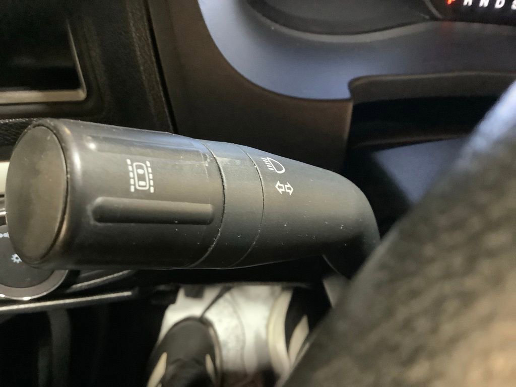 Used 2019 Ford Explorer XLT w/ Equipment Group 202A AWD/4WD image 22