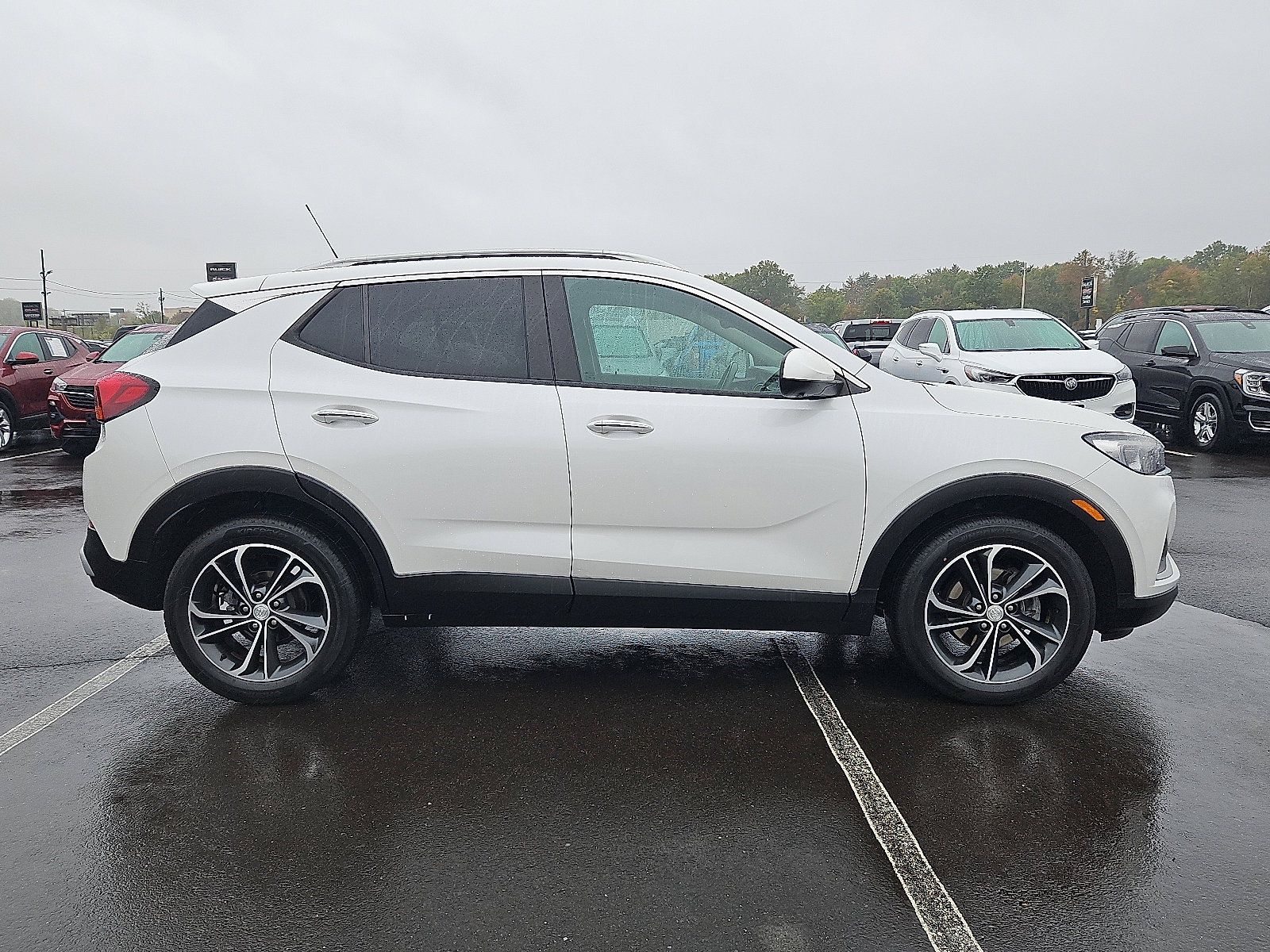 Certified 2021 Buick Encore GX Select w/ Advanced Technology Package image 7