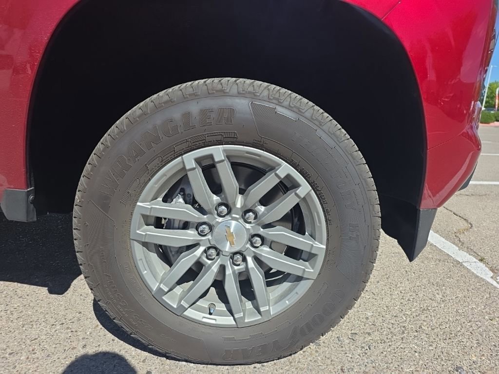 Certified 2024 Chevrolet Colorado LT w/ LT Convenience Package II AWD/4WD image 3