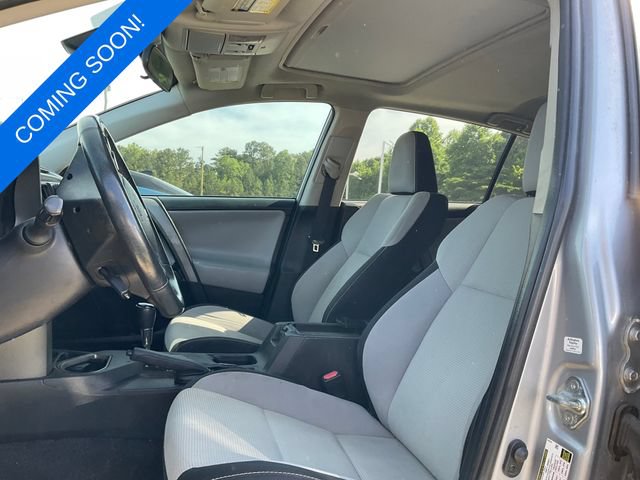 Used 2018 Toyota RAV4 XLE FWD image 2
