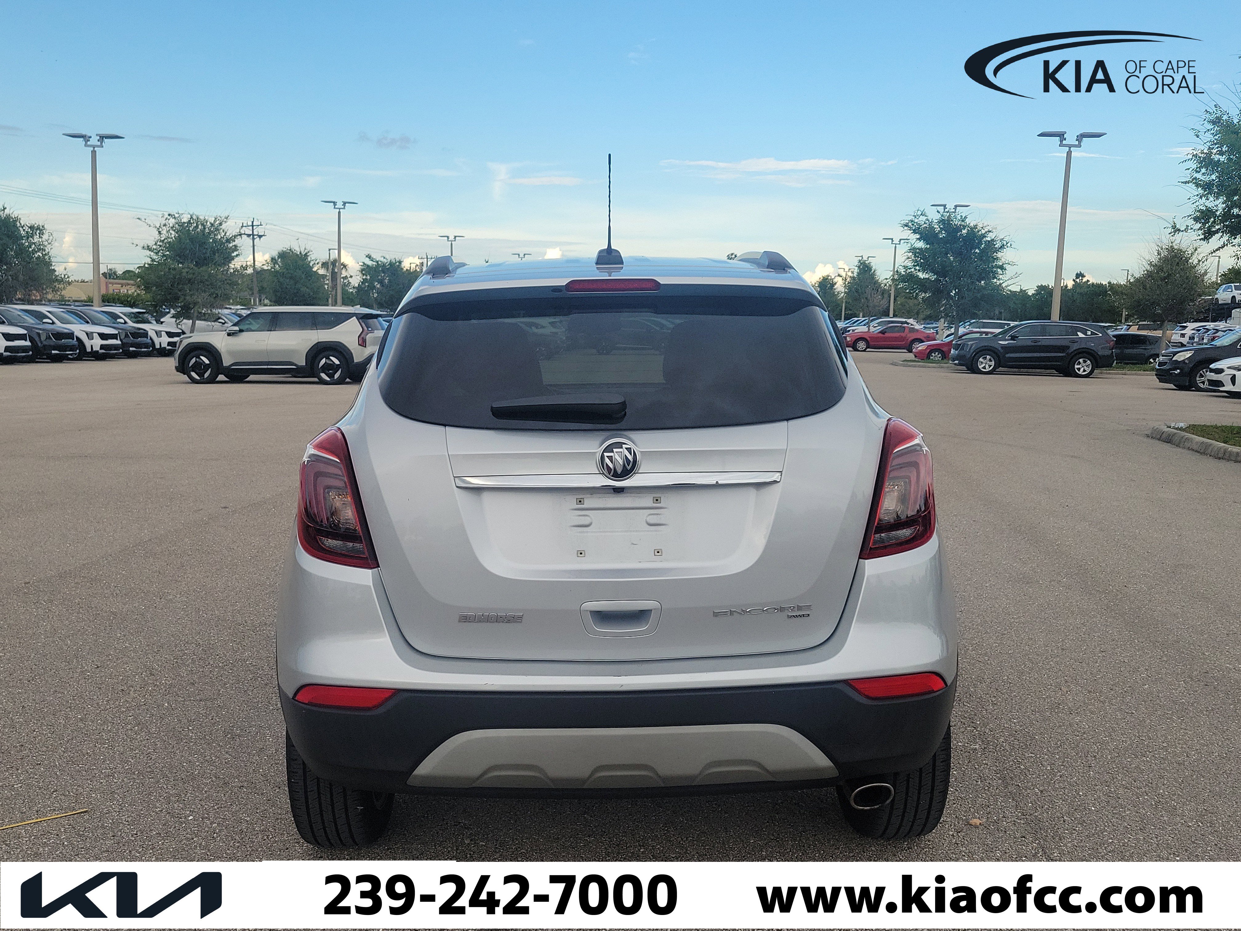 Used 2022 Buick Encore Preferred w/ Safety Package AWD/4WD image 5