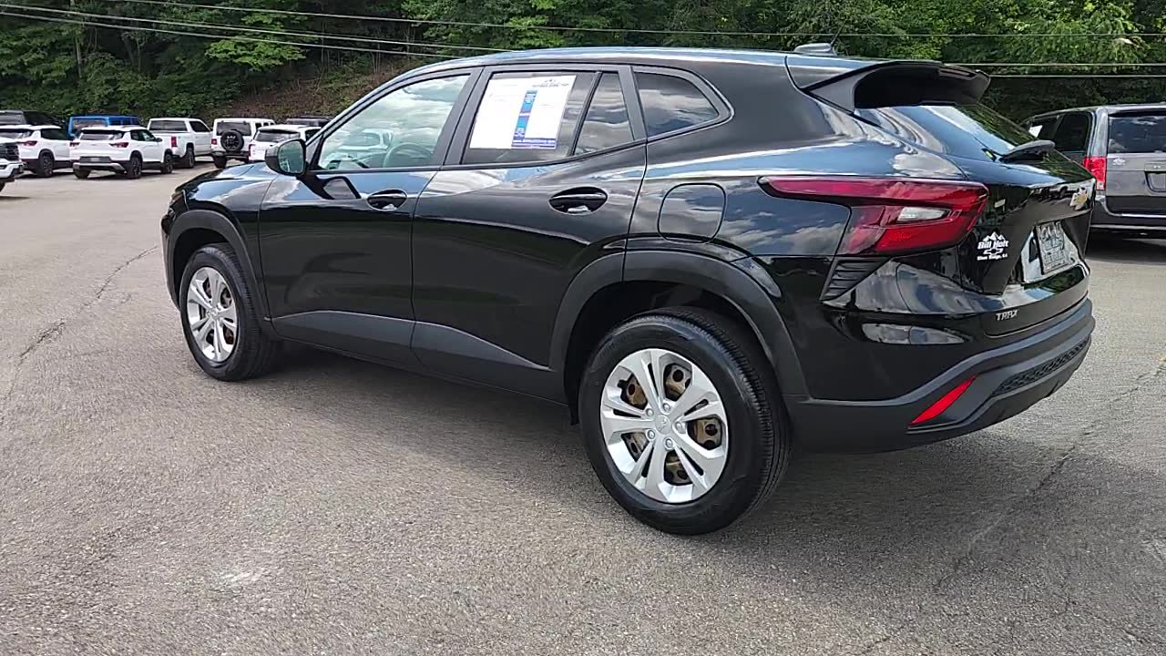 Used 2024 Chevrolet Trax LS w/ Driver Confidence Package FWD image 6