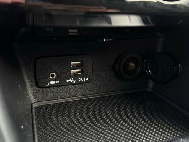 Used 2024 Subaru Forester Premium image 32