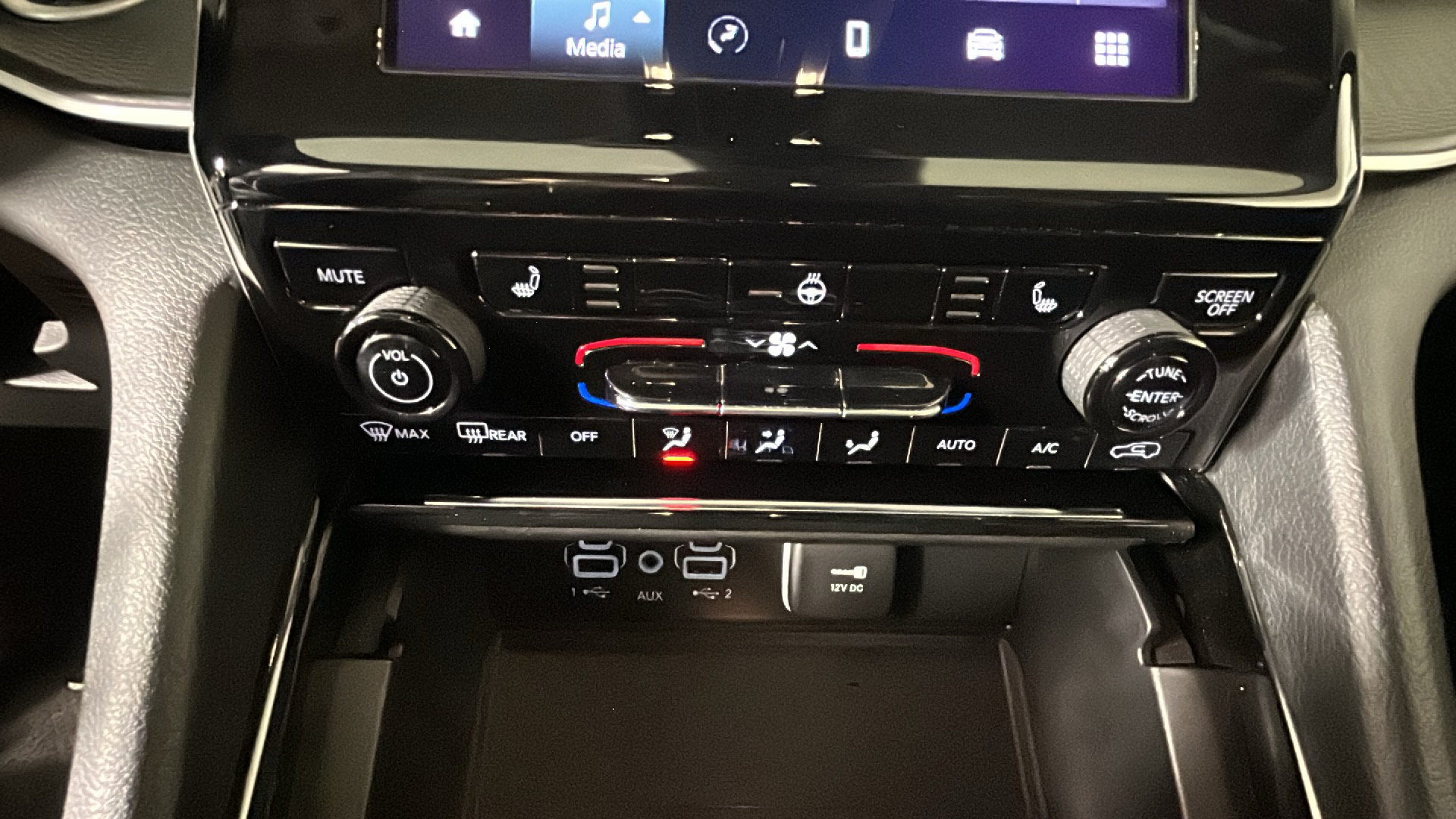 Used 2023 Jeep Grand Cherokee Laredo w/ Luxury Tech Group I AWD/4WD image 27