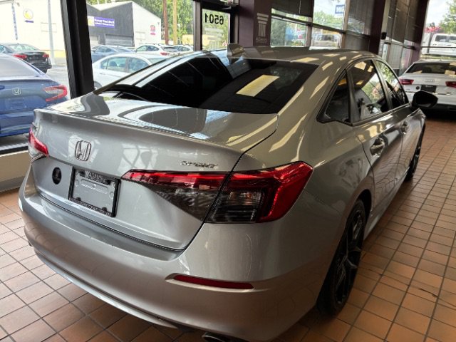 Used 2023 Honda Civic Sport image 5