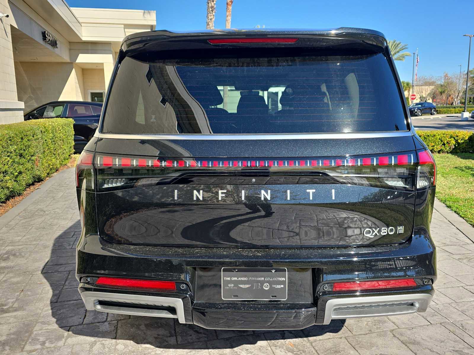 Certified 2025 INFINITI QX80 Sensory image 5