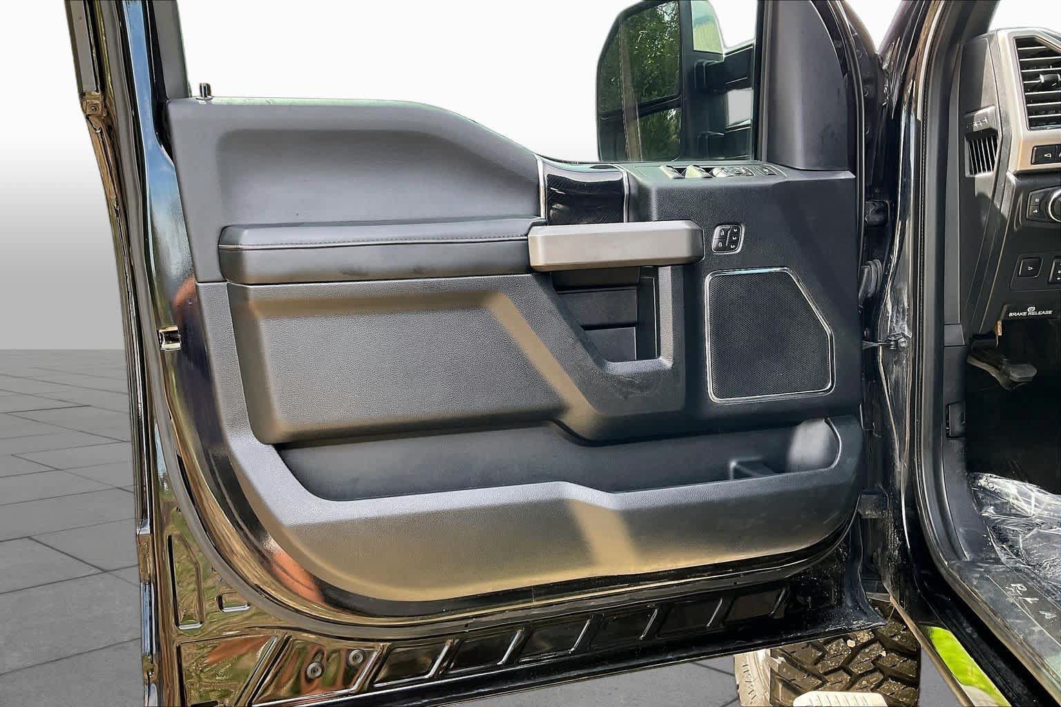 Used 2020 Ford F350 Platinum AWD/4WD image 22