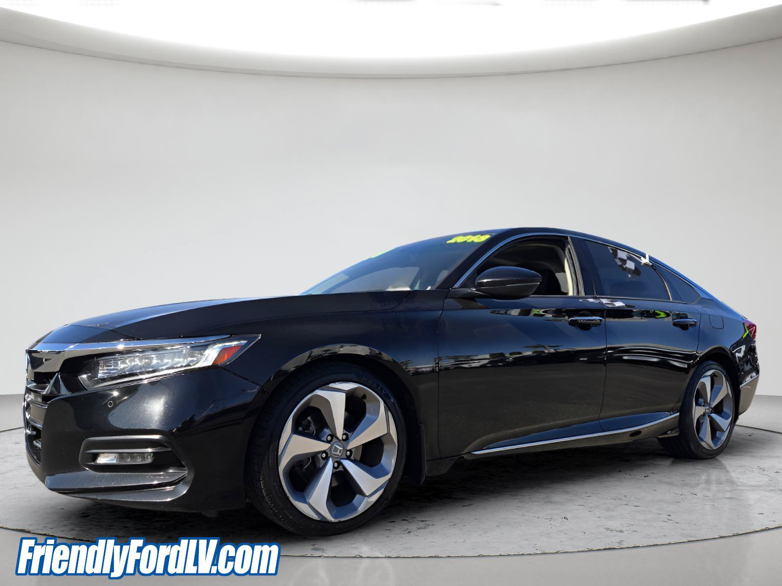 Used 2018 Honda Accord Touring image 2