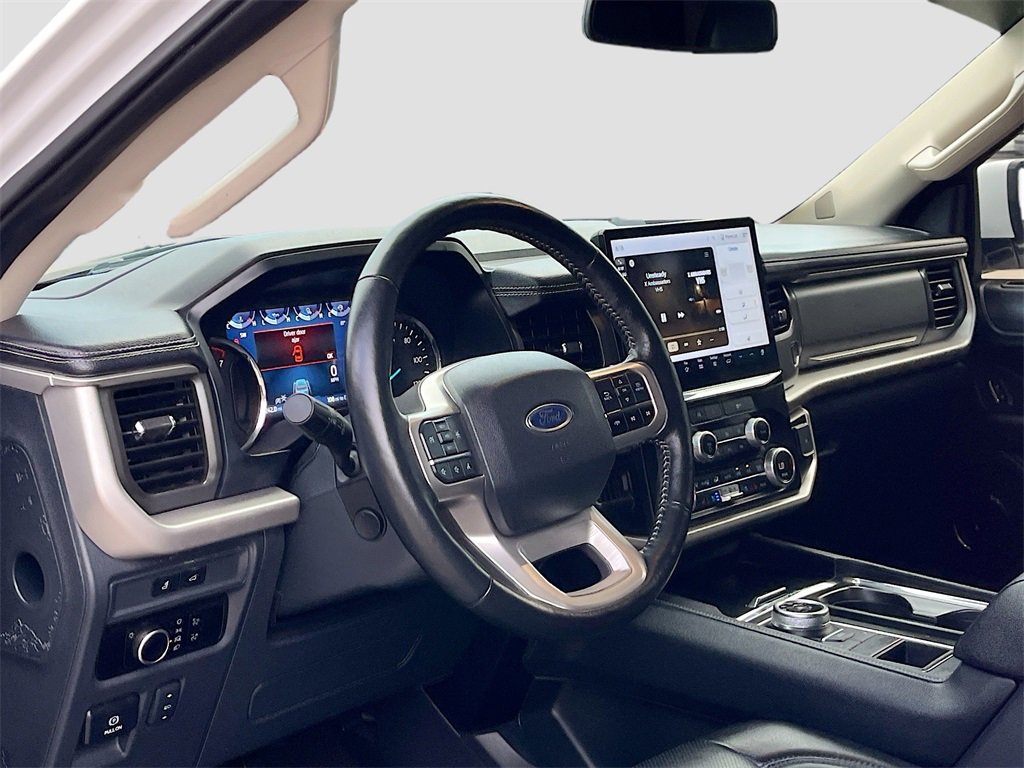 Used 2024 Ford Expedition XLT image 9