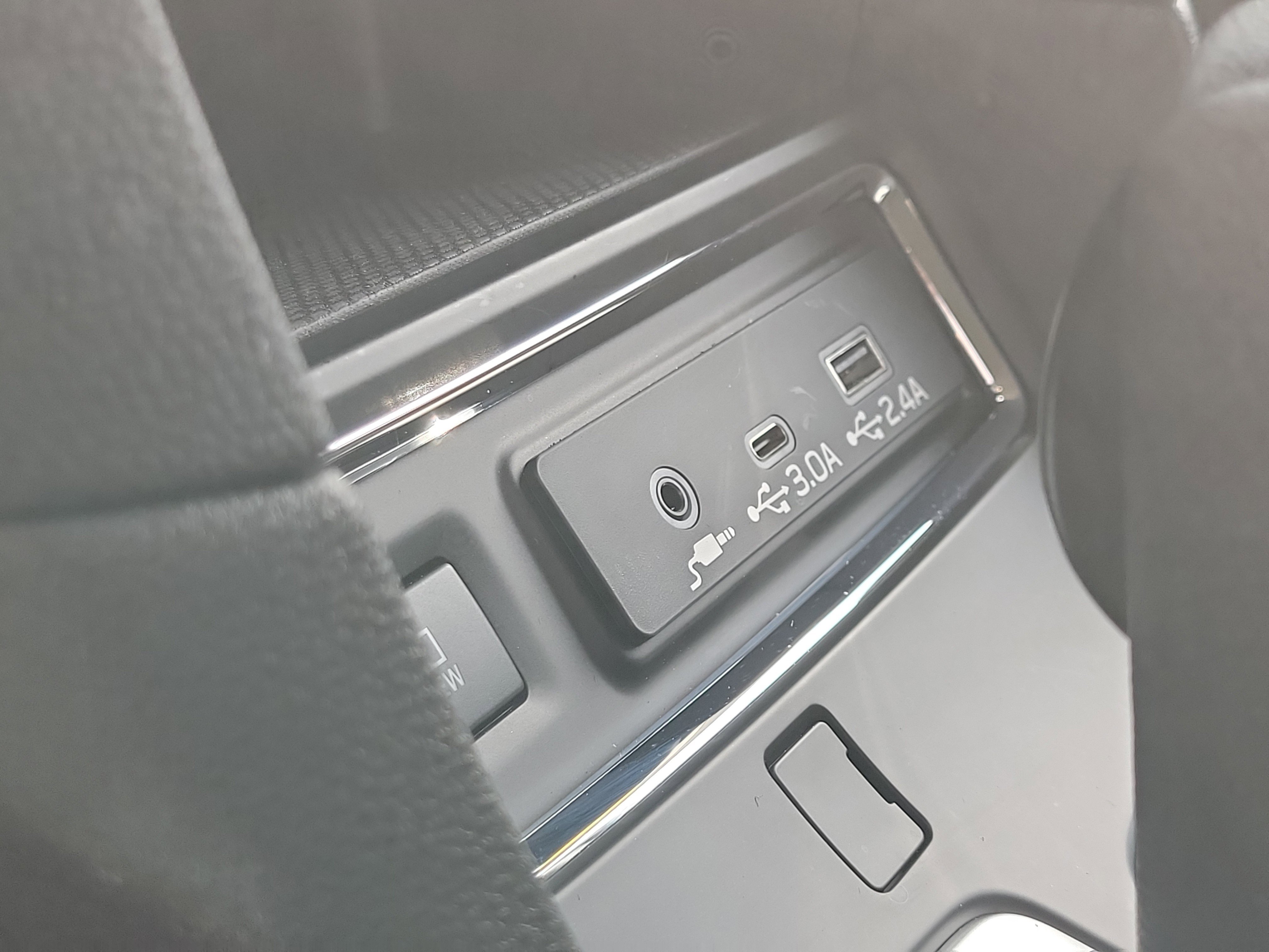 Certified 2026 Subaru Ascent Limited AWD/4WD image 29