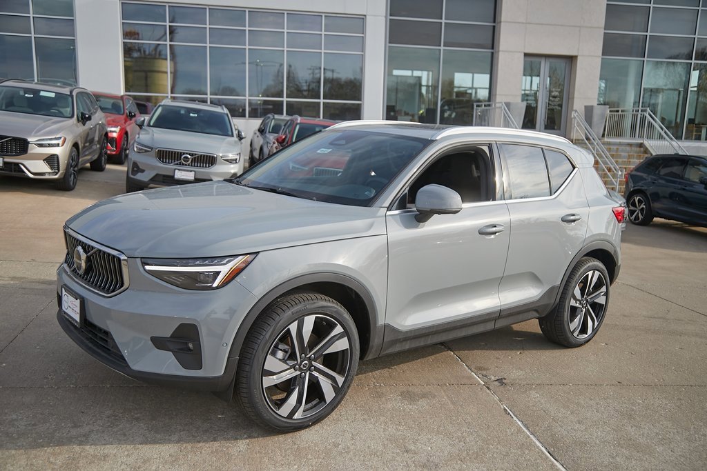 New 2025 Volvo XC40 B5 Plus w/ Climate Package image 6