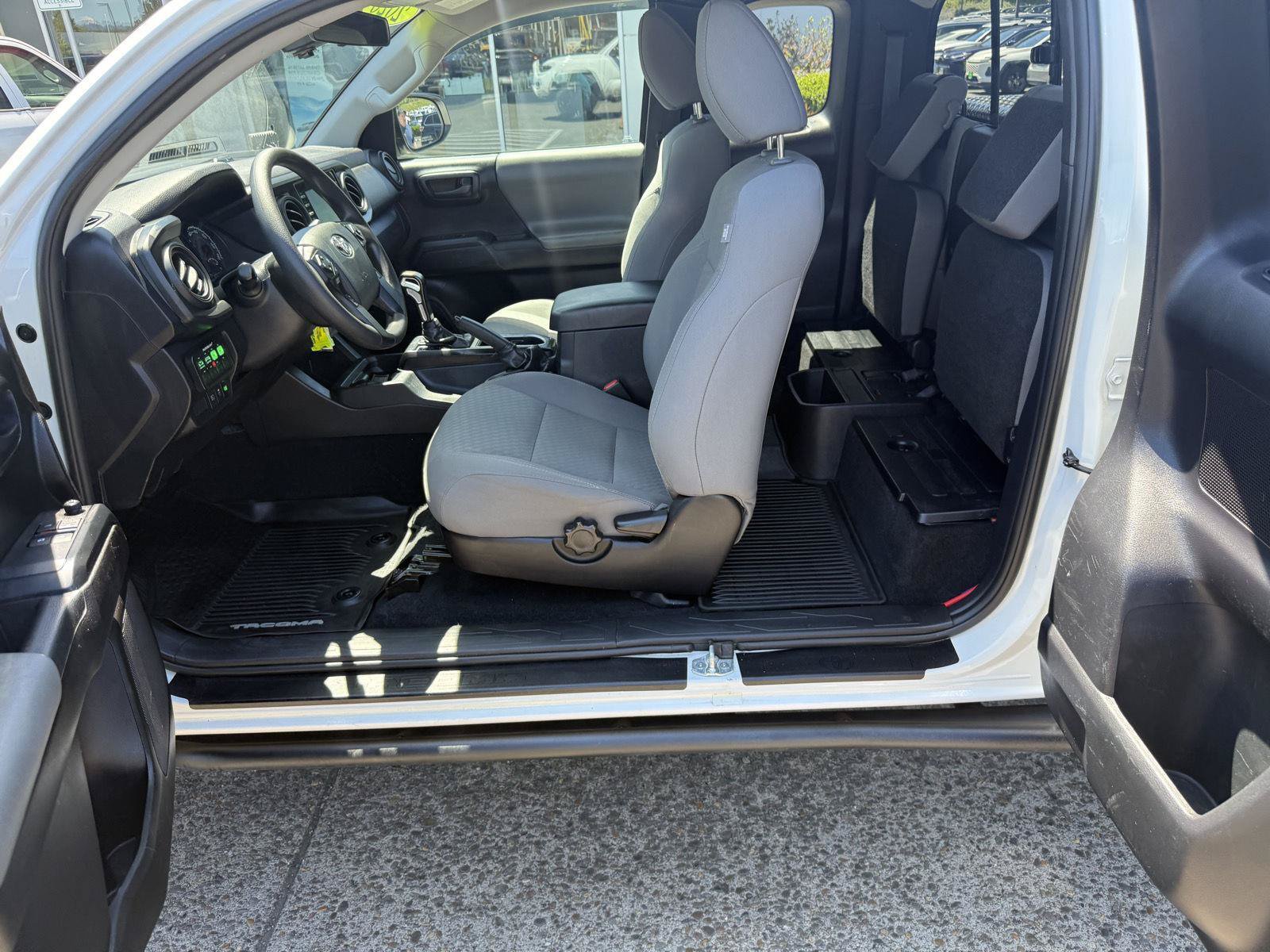 Used 2020 Toyota Tacoma SR w/ SX Package AWD/4WD image 9