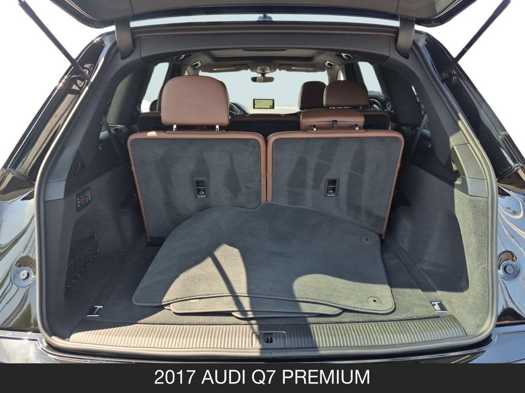 Used 2017 Audi Q7 3.0T Premium AWD/4WD image 25
