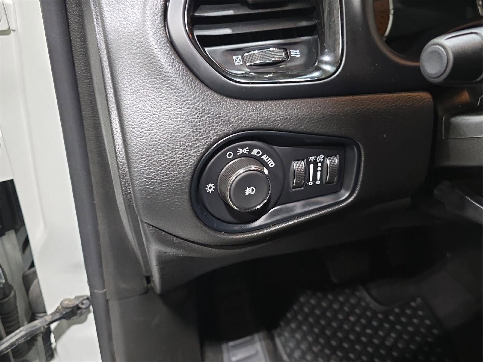 Used 2023 Jeep Renegade Altitude w/ Convenience Group I AWD/4WD image 10