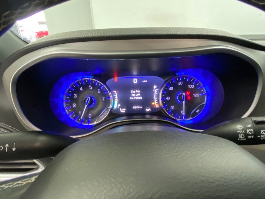 Used 2018 Chrysler Pacifica Limited w/ S Appearance Package FWD image 35