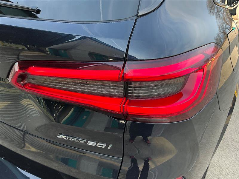 Used 2019 BMW X5 xDrive50i w/ M Sport Package image 22