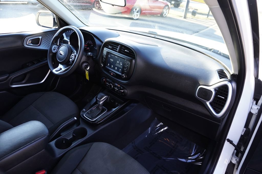 Used 2020 Kia Soul LX image 29