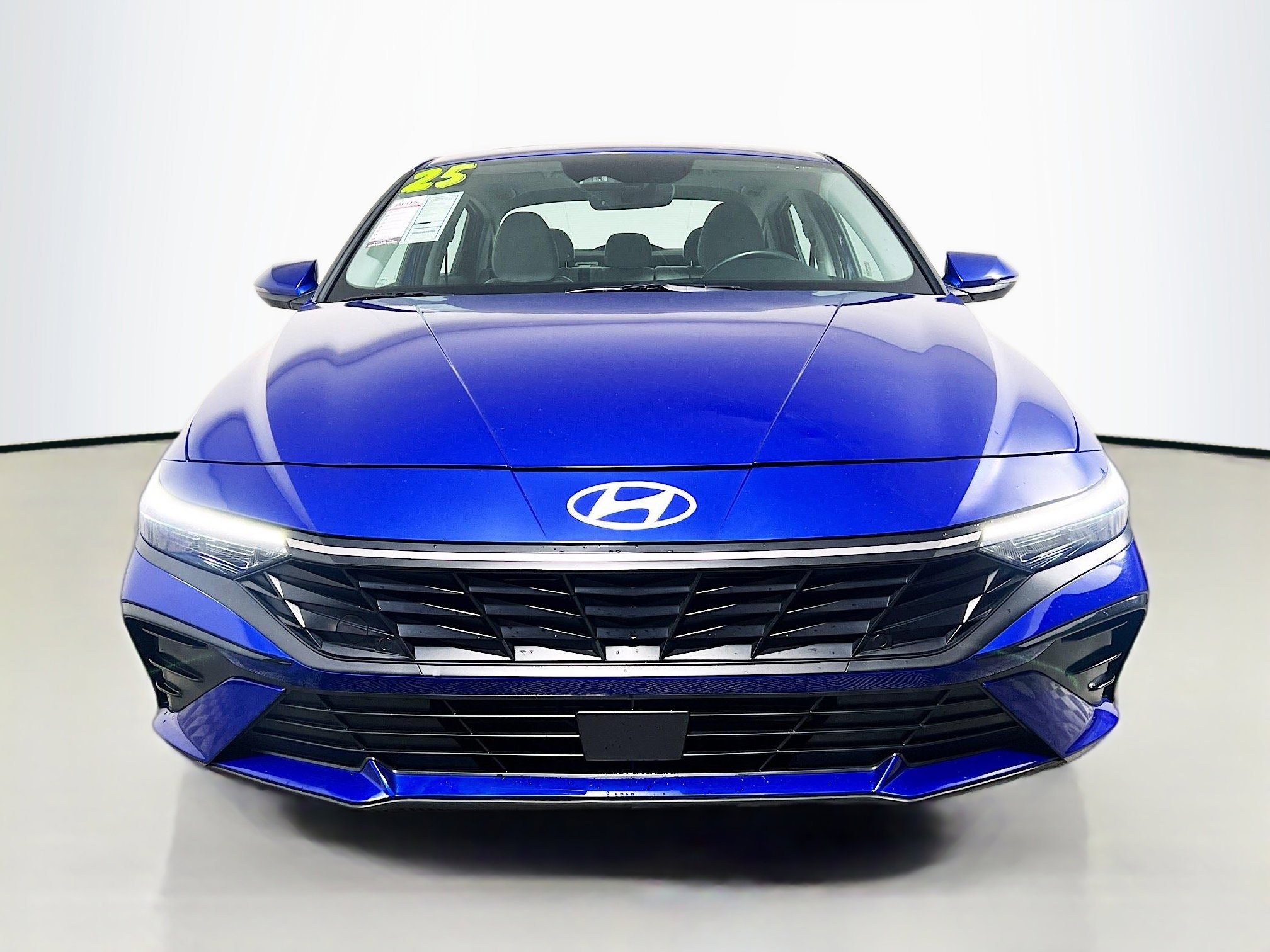 Used 2025 Hyundai Elantra Limited image 11