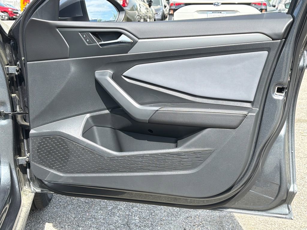 New 2026 Volkswagen Jetta SE FWD image 6