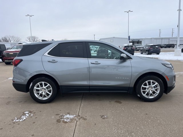 Used 2024 Chevrolet Equinox LT image 2