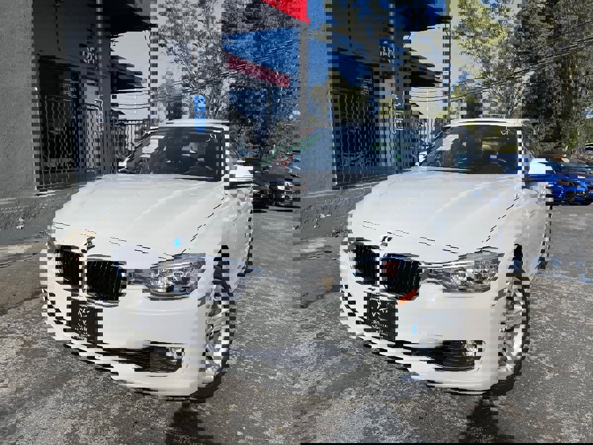 Used 2013 BMW 328i Sedan image 1