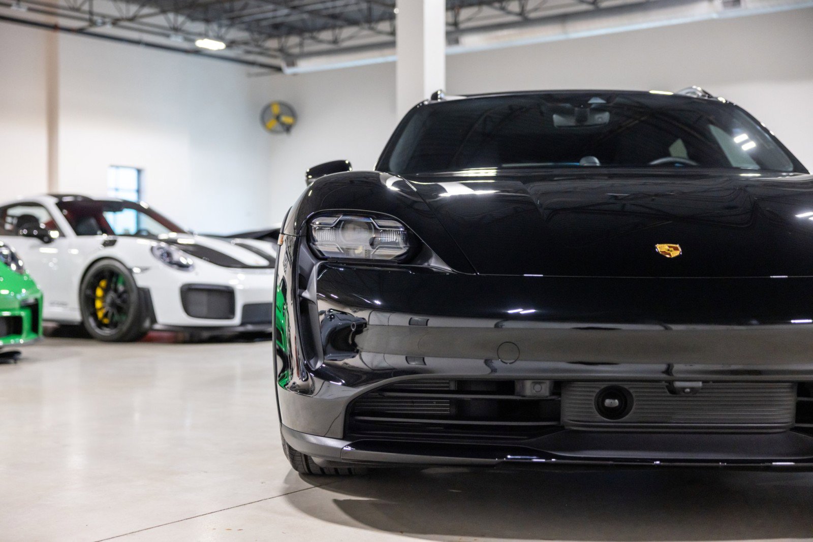 Used 2024 Porsche Taycan 4S image 21