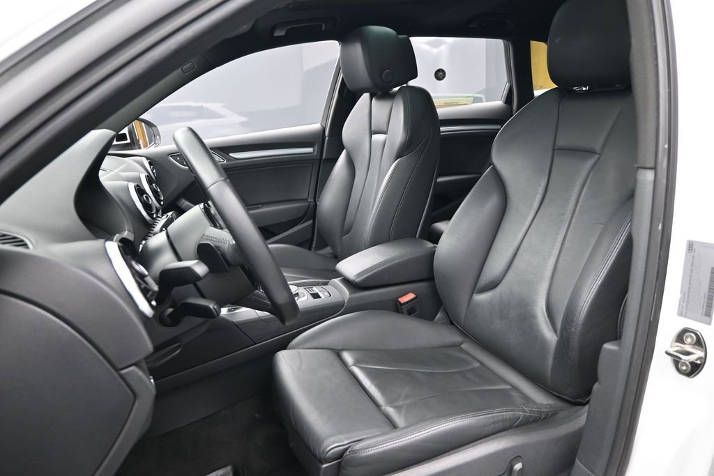 Used 2016 Audi A3 e-tron Premium Plus w/ Premium Plus Package FWD image 24
