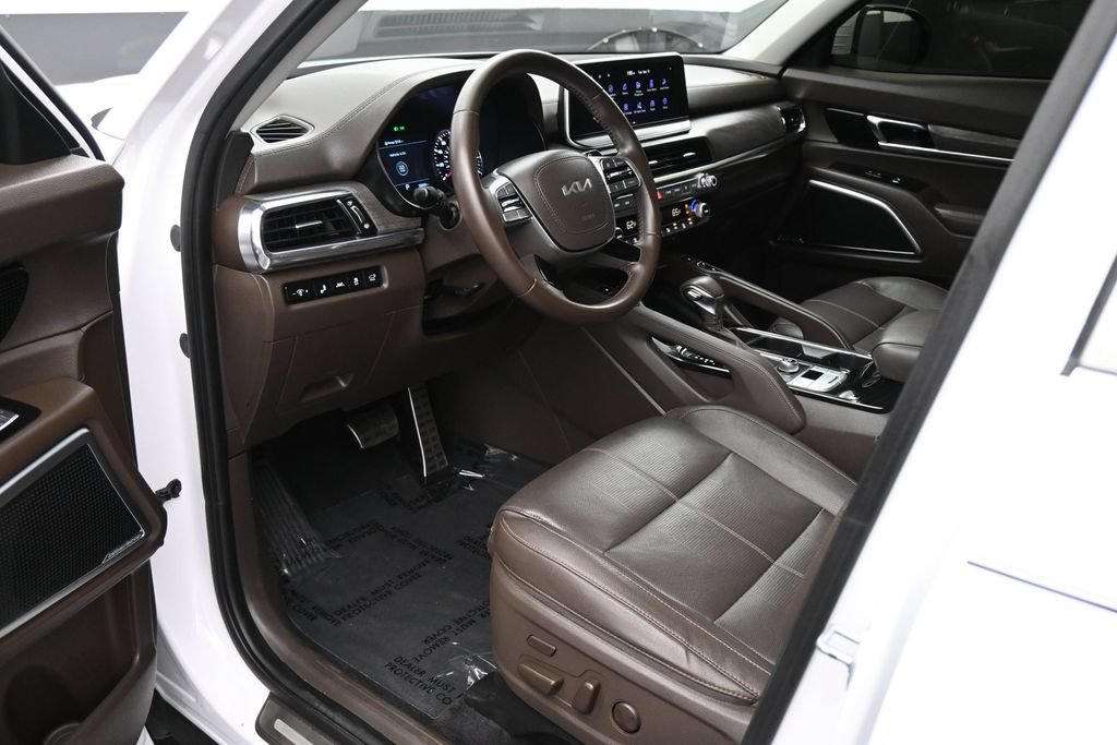 Used 2022 Kia Telluride SX w/ Towing Package FWD image 2