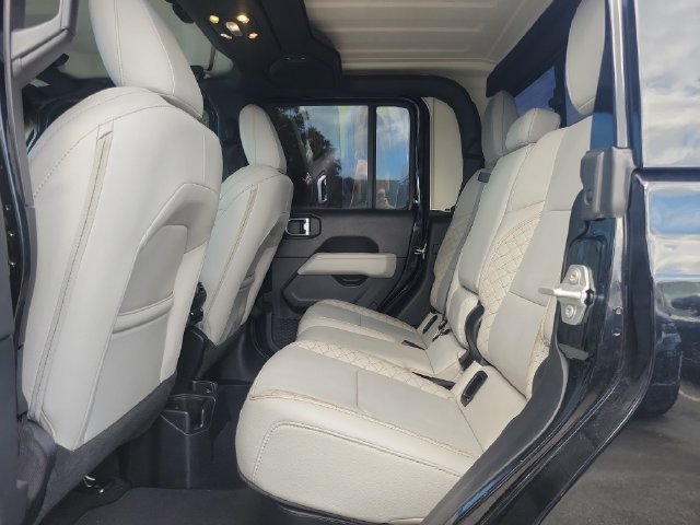 Used 2023 Jeep Gladiator Overland AWD/4WD image 20