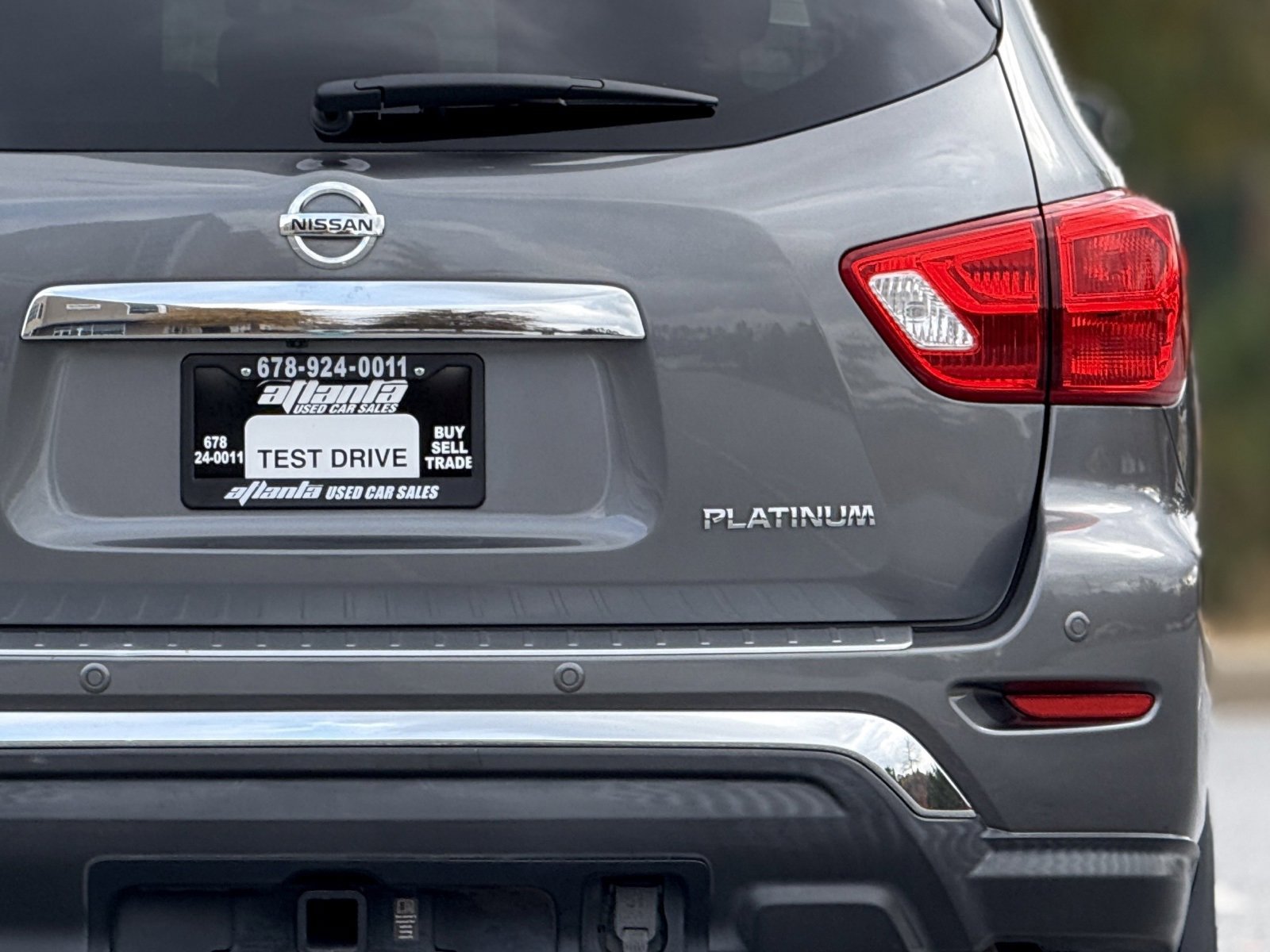 Used 2018 Nissan Pathfinder Platinum image 16