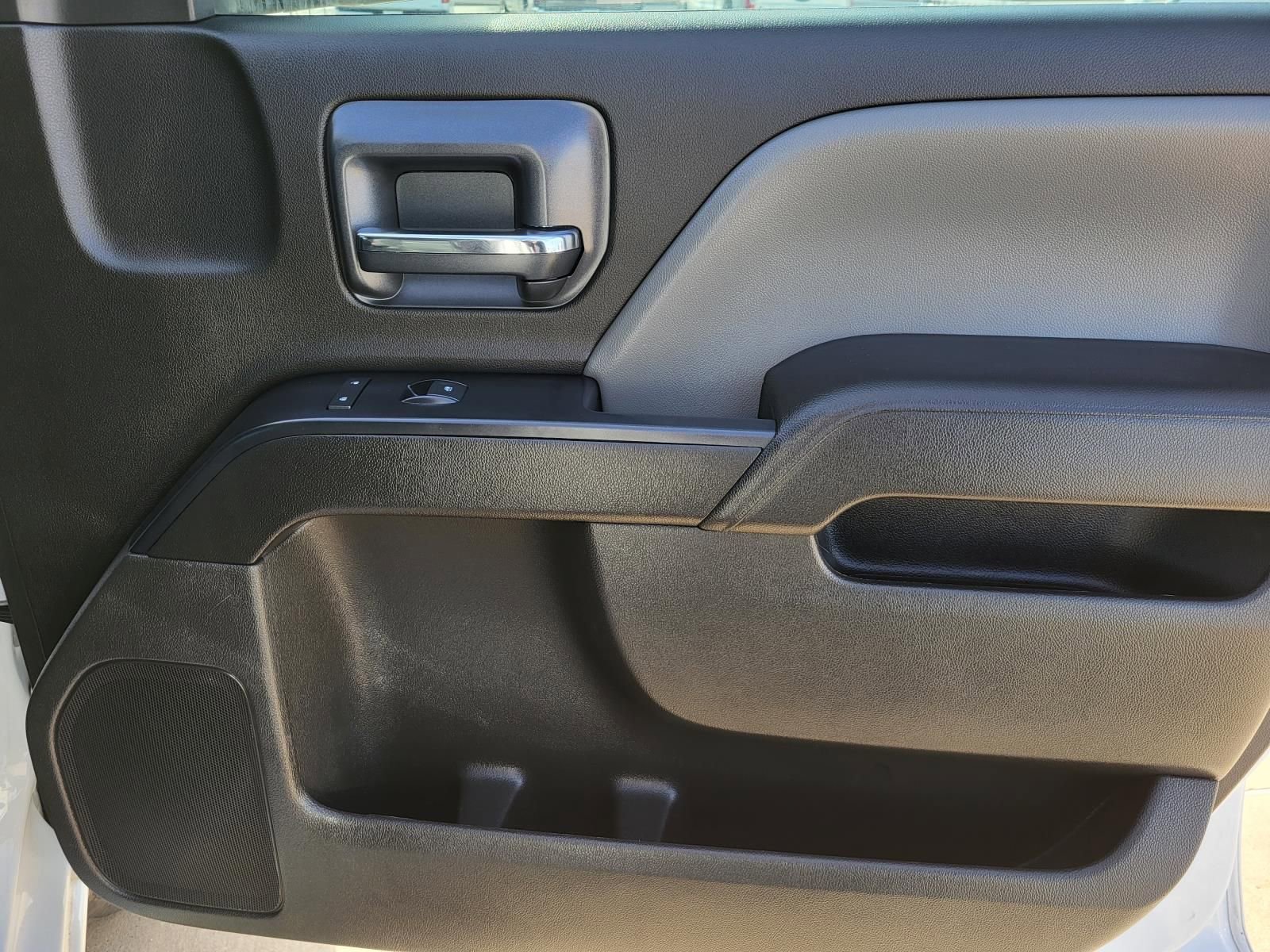 Used 2018 Chevrolet Silverado 1500 Custom w/ Custom Value Package image 14