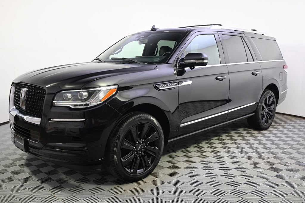 Certified 2023 Lincoln Navigator L Reserve AWD/4WD image 2