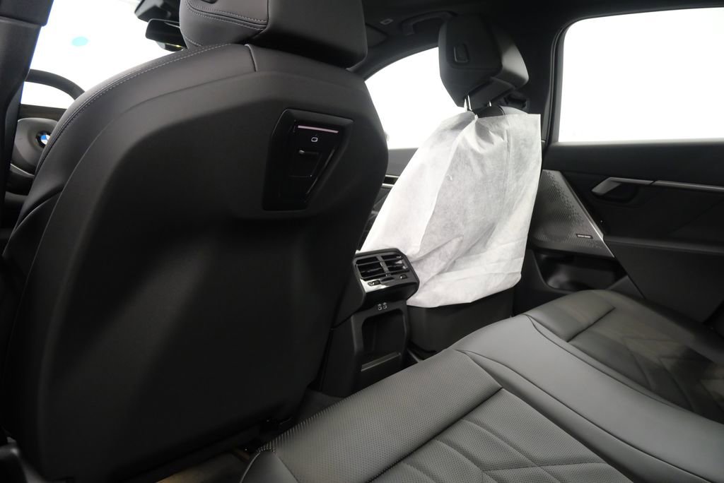 Used 2025 BMW 530i xDrive w/ Premium Package image 18