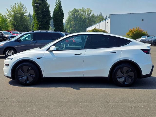 Used 2026 Tesla Model Y AWD image 5