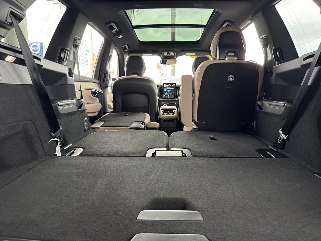 New 2026 Volvo XC90 T8 Plus AWD/4WD image 15
