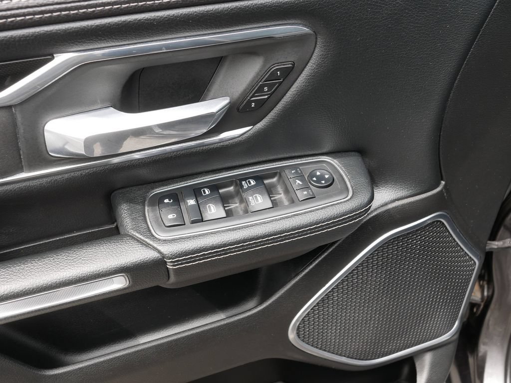 Used 2019 RAM 1500 Laramie w/ Sport Appearance Package AWD/4WD image 14