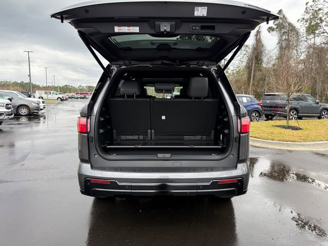 Used 2025 Toyota Sequoia Platinum image 10