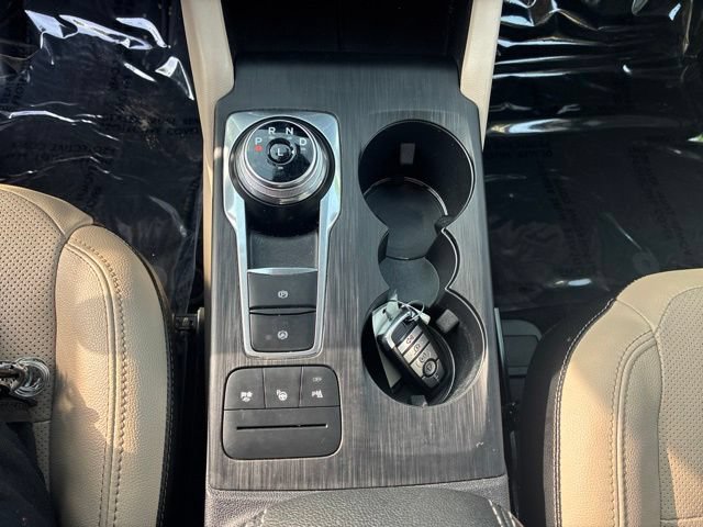 Used 2020 Ford Escape Titanium AWD/4WD image 17